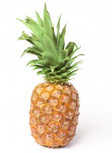 Bromelain der Ananas hilft als Naturmittel gegen Quetschungen und beschleunigt die Heilung