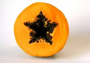 Papaya als natürliches Hausmittel gegen Magenschleimhautentzündung
